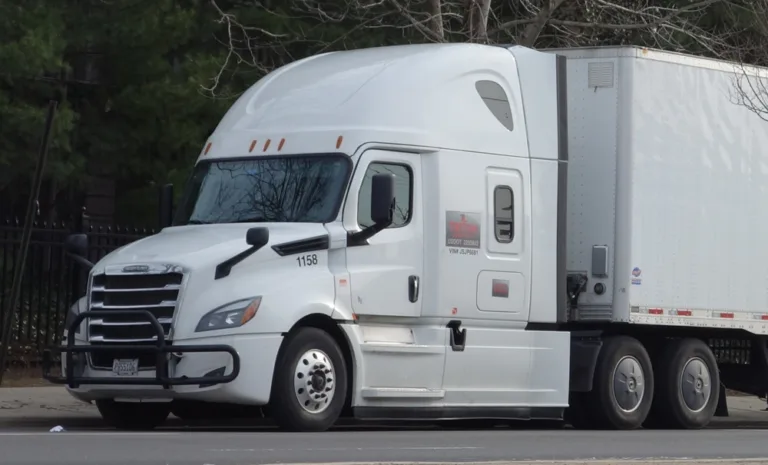 ¿Cómo comprar un camión usado de carga pesada en Colombia?